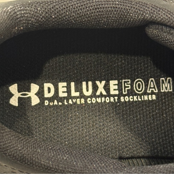 Men’s Under Armour UA Charged Assert Running Shoes Size 9 Wide Black and White - Picture 10 of 10